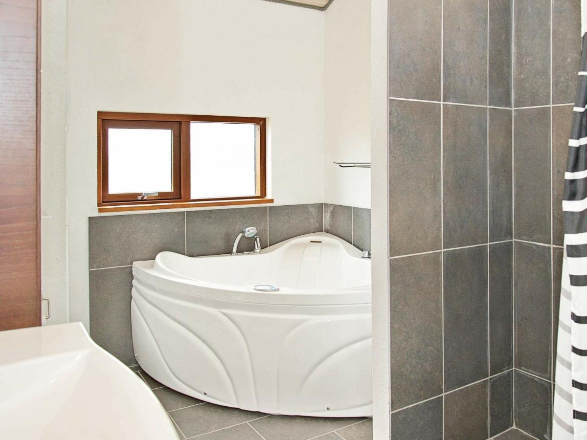 8 Person Holiday Home In Ulfborg Thorsminde ภายนอก รูปภาพ